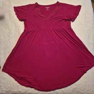 Torrid women's size 3 or 3X pretty lace trim red nightgown, short sleeve EUC